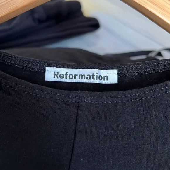 Reformation Long Sleeve Crop Top - Picture 3 of 4